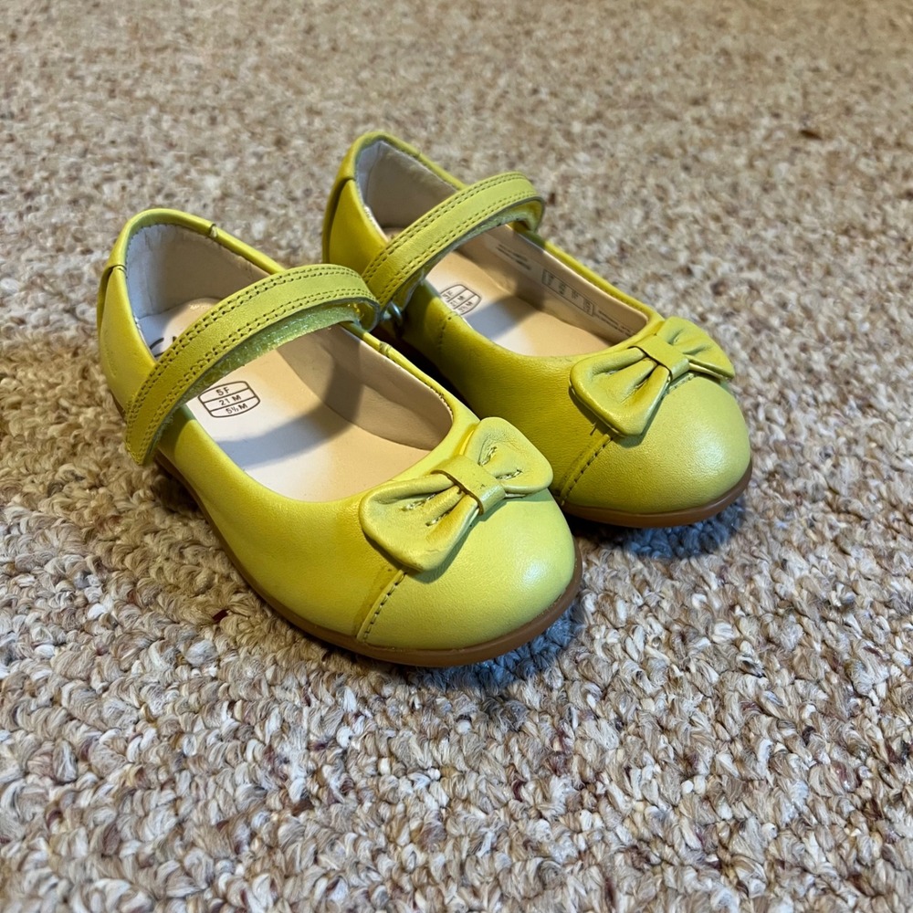 Clarks First Shoes Kids Lime Green Leather Mary Jane Bow Flats Size 5.5 M US